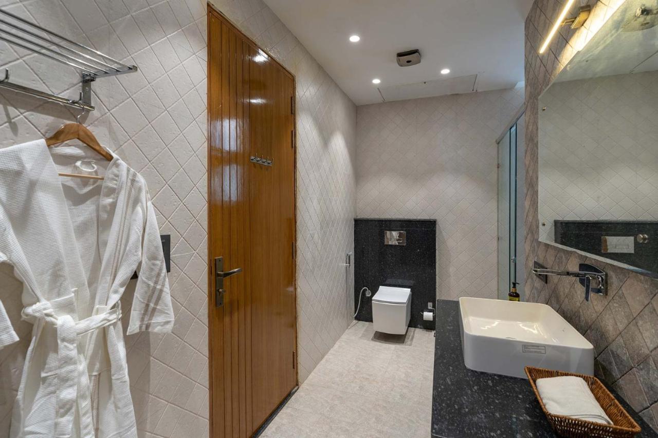 Stayvista At Le Blanc Escape W Outdoor Pool Sohna Екстер'єр фото