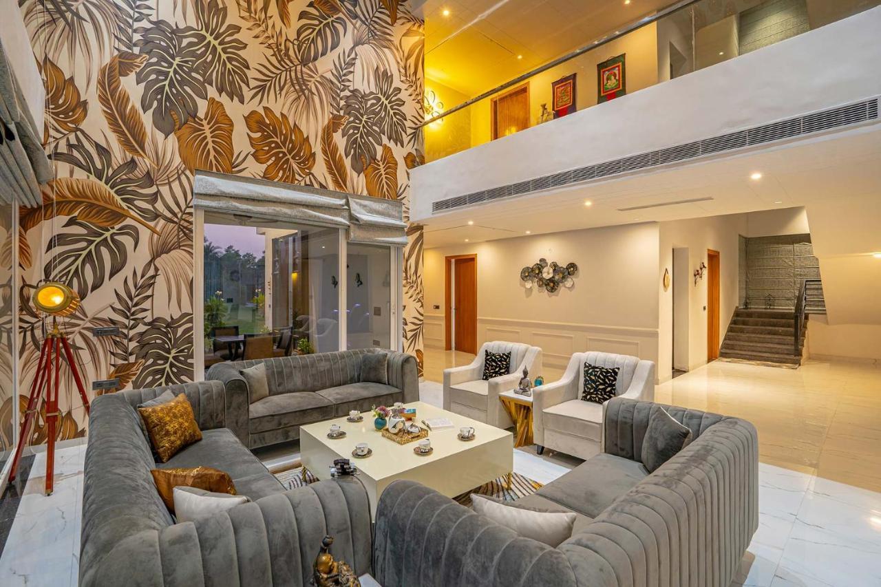 Stayvista At Le Blanc Escape W Outdoor Pool Sohna Екстер'єр фото