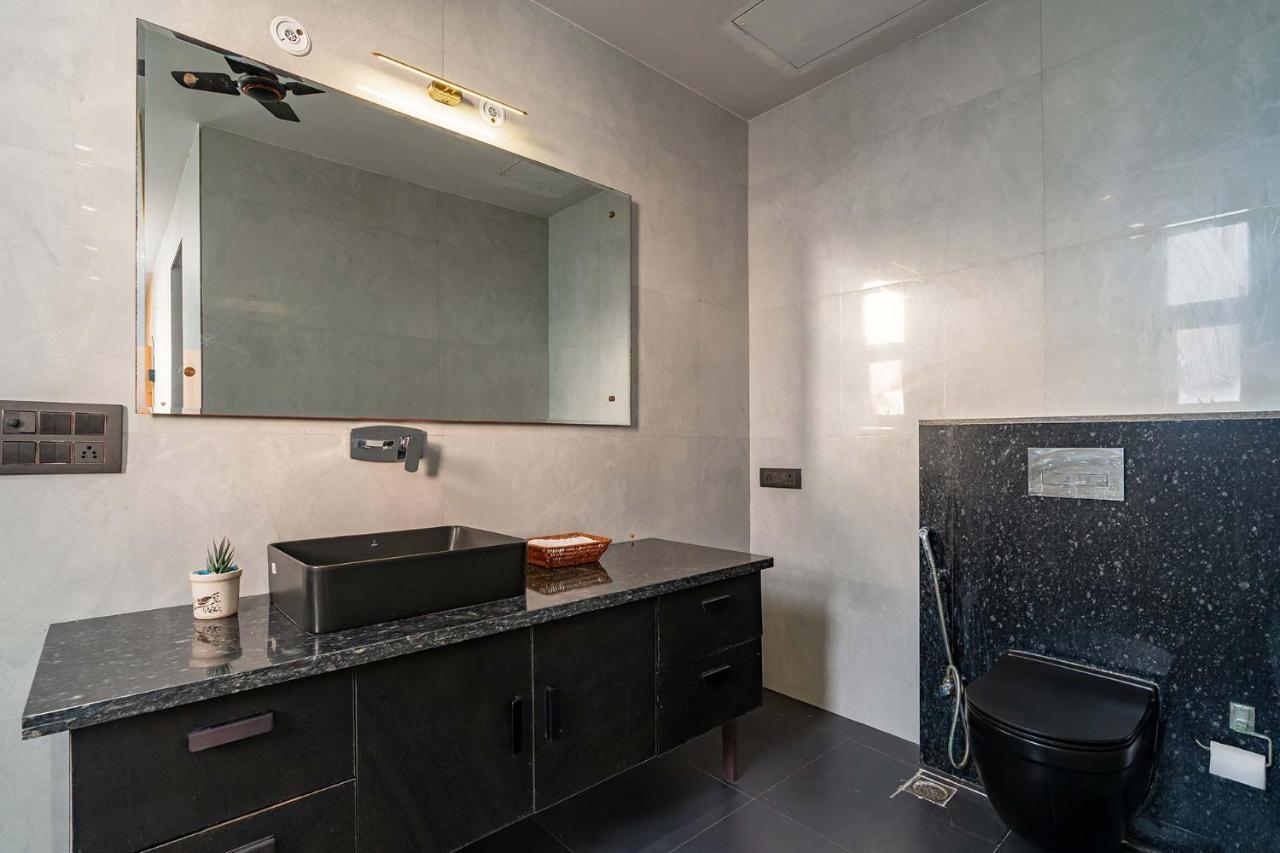 Stayvista At Le Blanc Escape W Outdoor Pool Sohna Екстер'єр фото