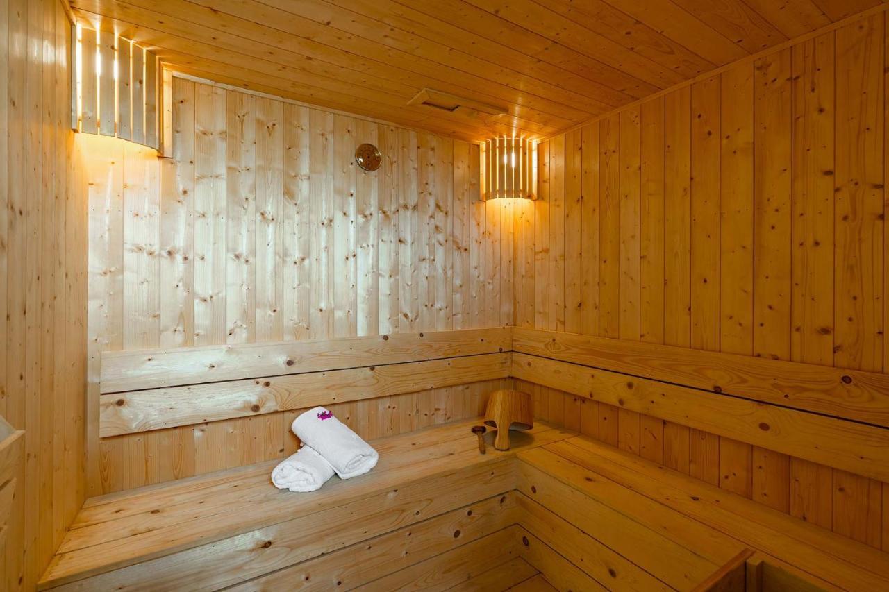 Stayvista At Le Blanc Escape W Outdoor Pool Sohna Екстер'єр фото